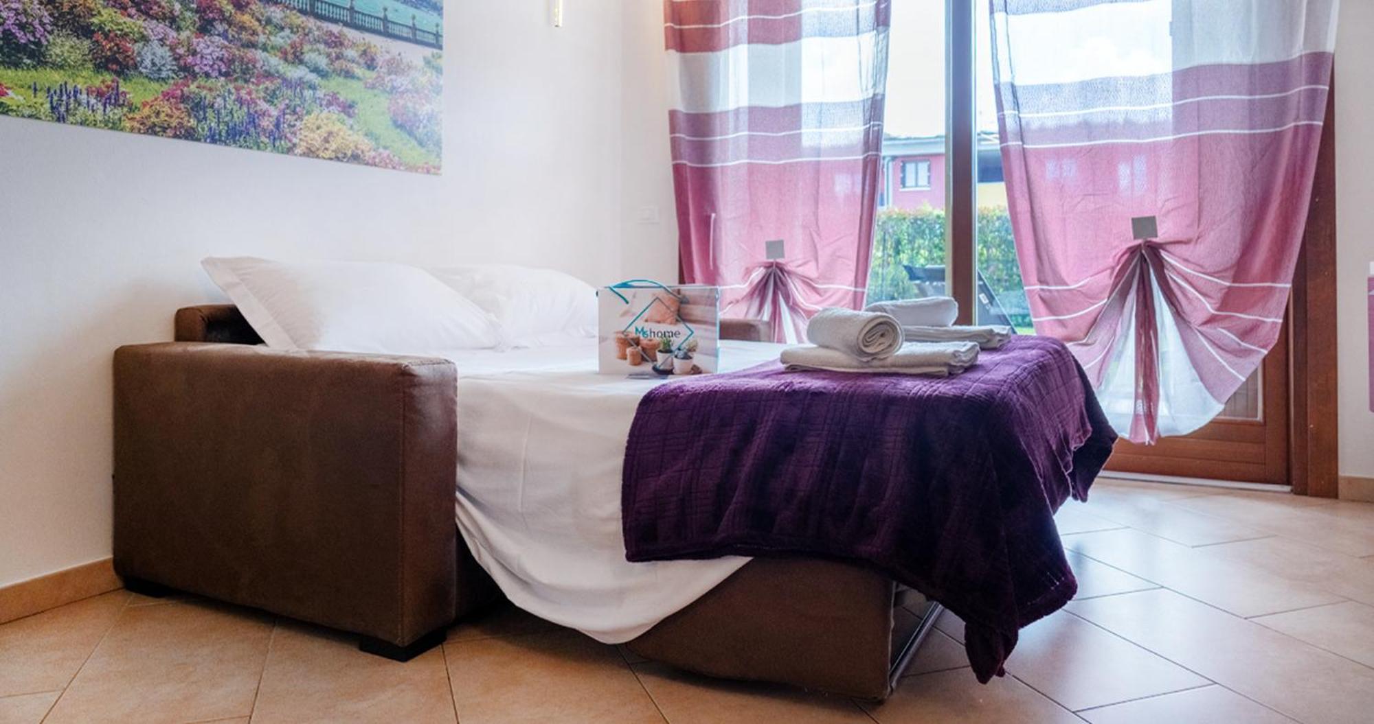 Oleandro Apartment - Featuring A Private Garden And Access To 5 Pools Дезенцано-дель-Гарда Екстер'єр фото